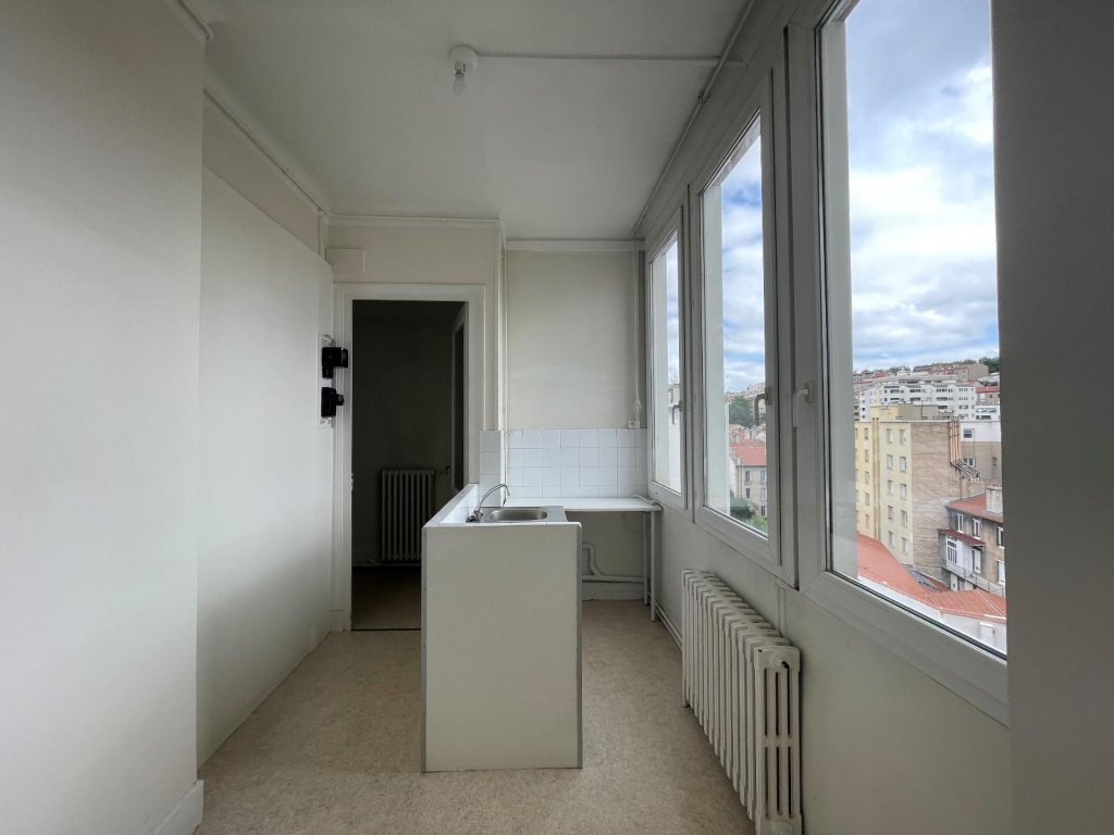 APPARTEMENT T2 A LOUER - ST ETIENNE - 64 m2 - 510 &euro; charges comprises par mois