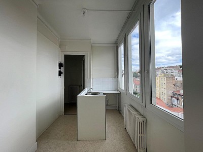 APPARTEMENT T2 A LOUER - ST ETIENNE - 64 m2 - 510 &euro; charges comprises par mois