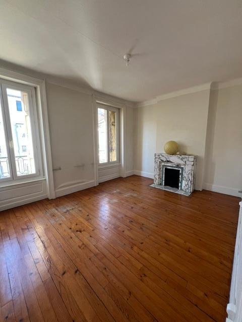 APPARTEMENT T2 A LOUER - ST ETIENNE - 64 m2 - 510 &euro; charges comprises par mois