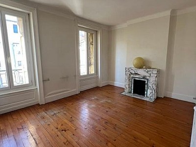 APPARTEMENT T2 A LOUER - ST ETIENNE - 64 m2 - 510 &euro; charges comprises par mois