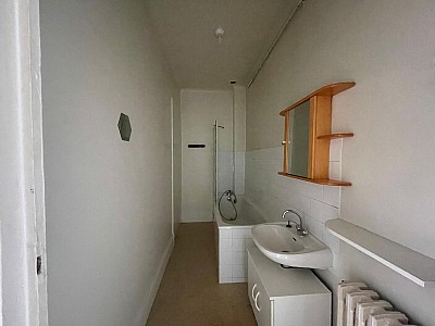 APPARTEMENT T2 A LOUER - ST ETIENNE - 64 m2 - 510 &euro; charges comprises par mois