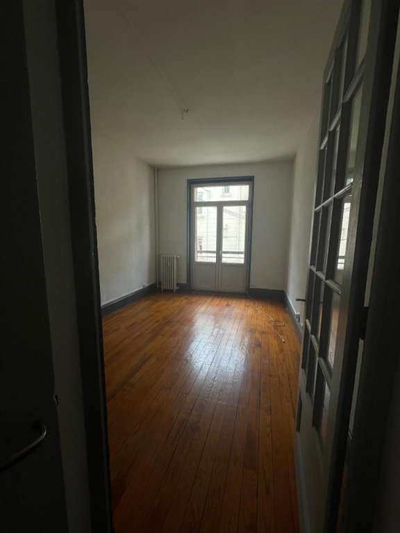 APPARTEMENT T2 A LOUER - ST ETIENNE - 55.34 m2 - 490 &euro; charges comprises par mois