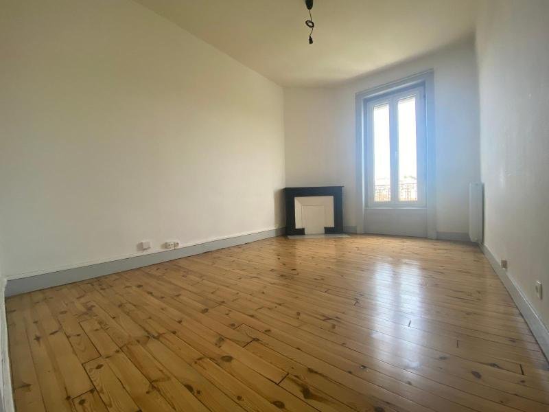 APPARTEMENT T2 A LOUER - ST ETIENNE - 35.87 m2 - 390 &euro; charges comprises par mois