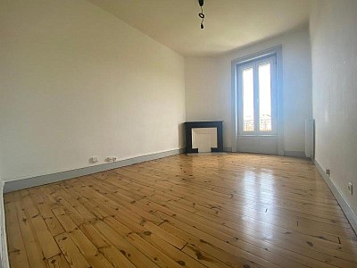 APPARTEMENT T2 A LOUER - ST ETIENNE - 35.87 m2 - 390 &euro; charges comprises par mois