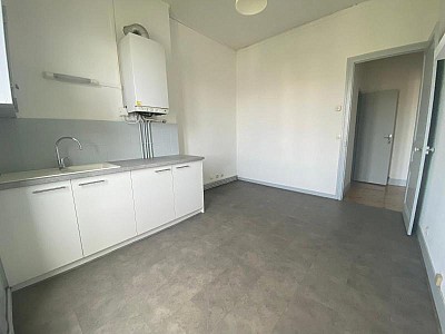 APPARTEMENT T2 A LOUER - ST ETIENNE - 35.87 m2 - 390 &euro; charges comprises par mois