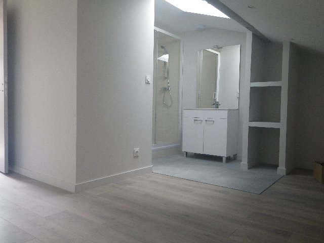 APPARTEMENT T2 A LOUER - ST ETIENNE - 40.9 m2 - 435,31 &euro; charges comprises par mois