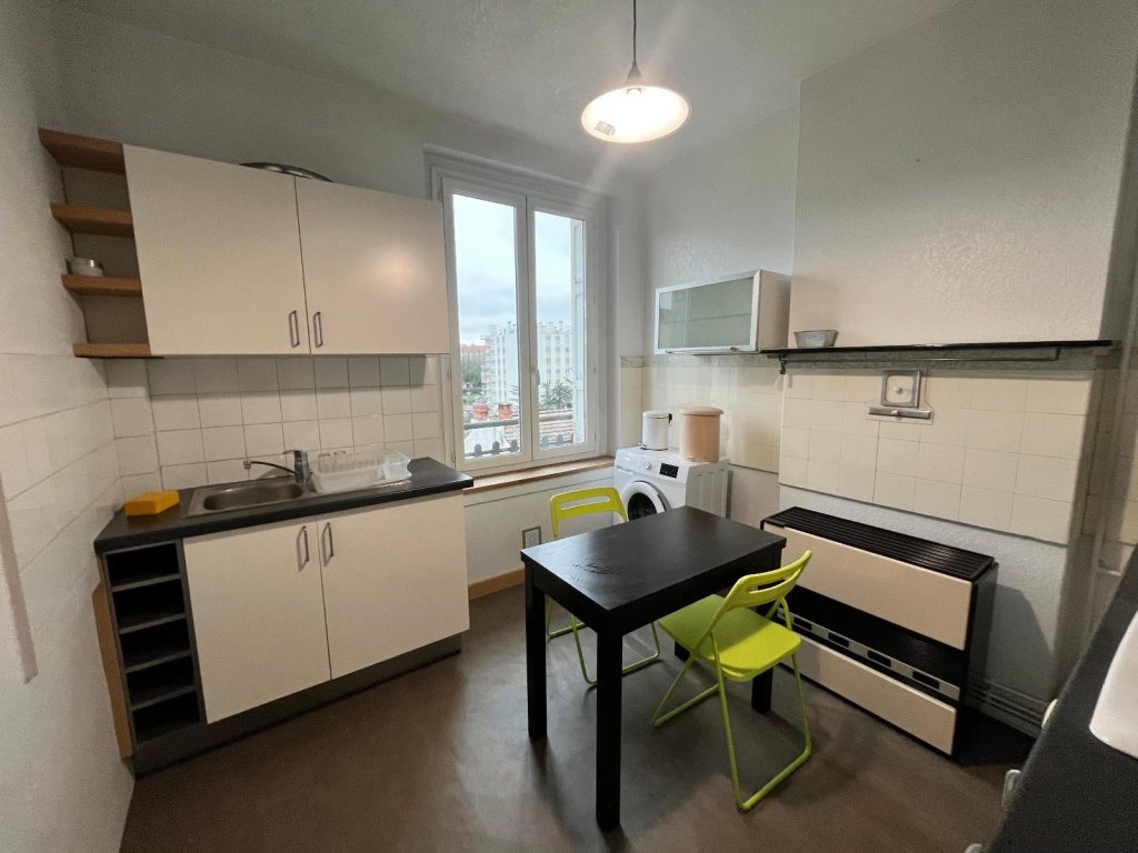 APPARTEMENT T2 A LOUER - ST ETIENNE - 32.55 m2 - 395 &euro; charges comprises par mois