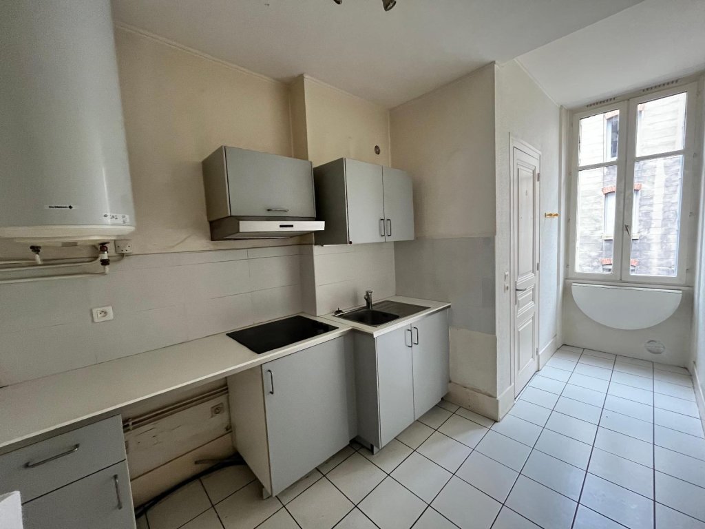 APPARTEMENT T2 A LOUER - ST ETIENNE - 53.05 m2 - 426 &euro; charges comprises par mois