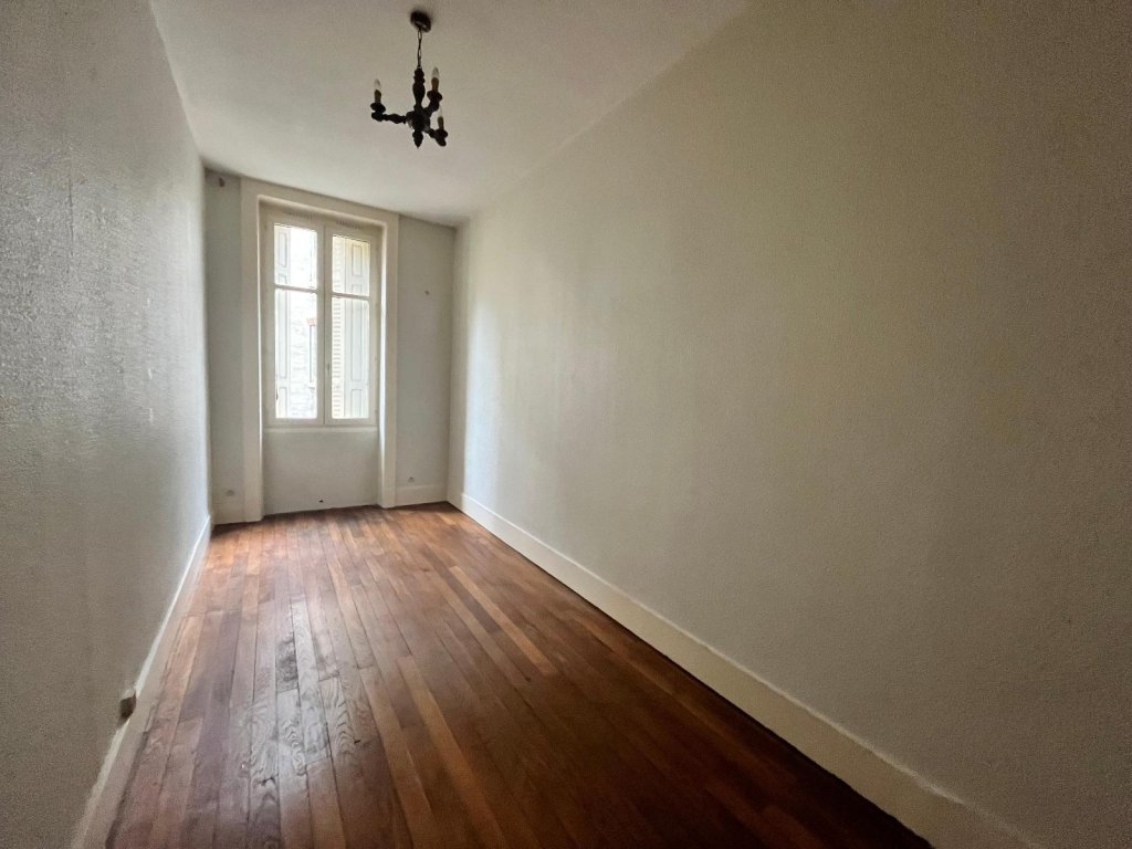 APPARTEMENT T2 A LOUER - ST ETIENNE - 53.05 m2 - 426 &euro; charges comprises par mois
