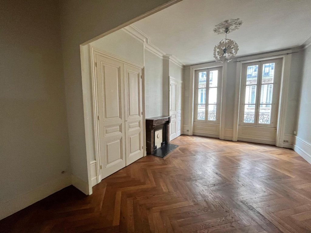 APPARTEMENT T2 A LOUER - ST ETIENNE - 53.05 m2 - 426 &euro; charges comprises par mois