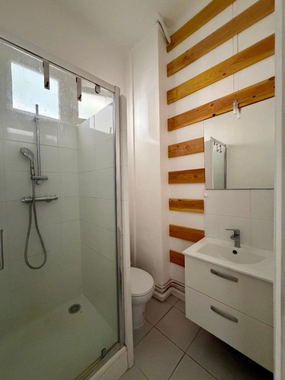 APPARTEMENT T2 A LOUER - ST ETIENNE - 28 m2 - 400 &euro; charges comprises par mois