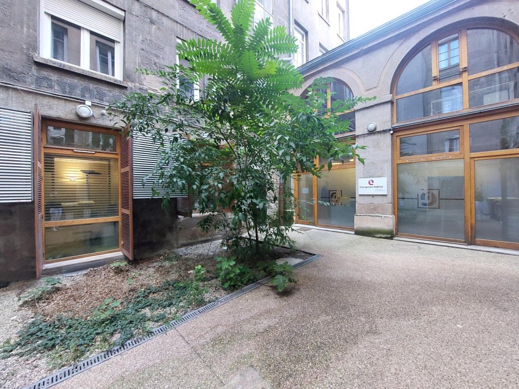 APPARTEMENT T2 A LOUER - ST ETIENNE - 28 m2 - 400 &euro; charges comprises par mois