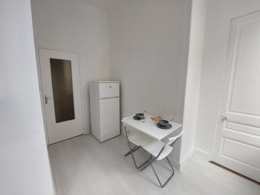 APPARTEMENT T2 A LOUER - ST ETIENNE - 28 m2 - 400 &euro; charges comprises par mois