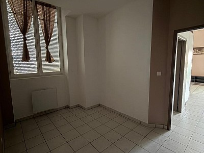 APPARTEMENT T2 A LOUER - ST ETIENNE - 47.07 m2 - 520 &euro; charges comprises par mois