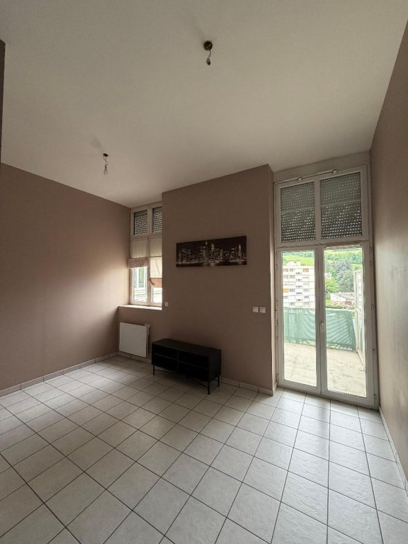 APPARTEMENT T2 A LOUER - ST ETIENNE - 47.07 m2 - 520 &euro; charges comprises par mois