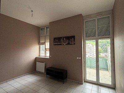 APPARTEMENT T2 A LOUER - ST ETIENNE - 47.07 m2 - 520 &euro; charges comprises par mois