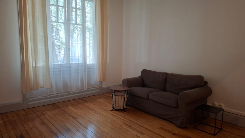 APPARTEMENT T2 A LOUER - ST ETIENNE - 48.9 m2 - 495 &euro; charges comprises par mois