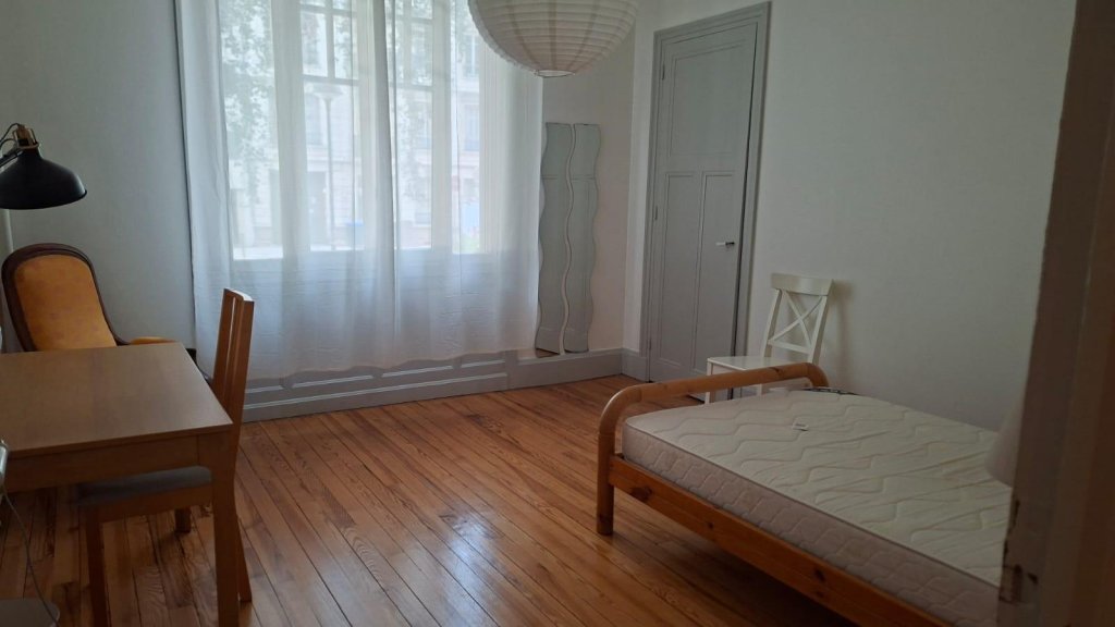 APPARTEMENT T2 A LOUER - ST ETIENNE - 48.9 m2 - 495 &euro; charges comprises par mois