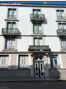 APPARTEMENT T2 A LOUER - ST ETIENNE TREFILERIE - 55.75 m2 - 630 &euro; charges comprises par mois