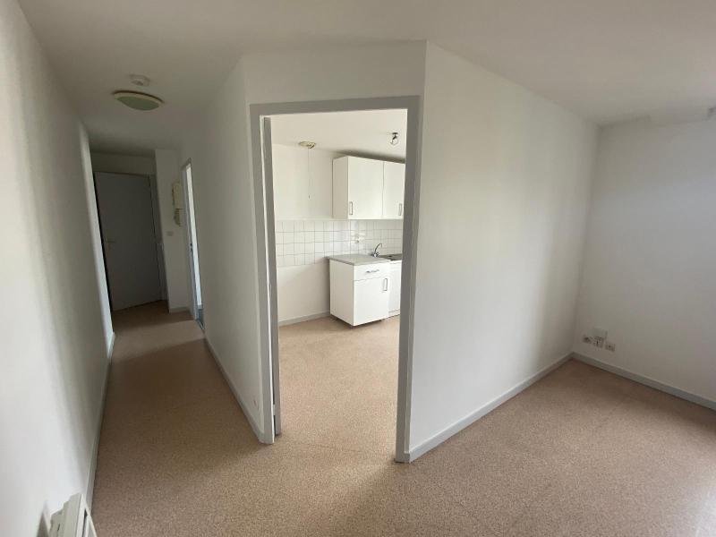 APPARTEMENT T2 A LOUER - ST PRIEST EN JAREZ - 47 m2 - 446 &euro; charges comprises par mois