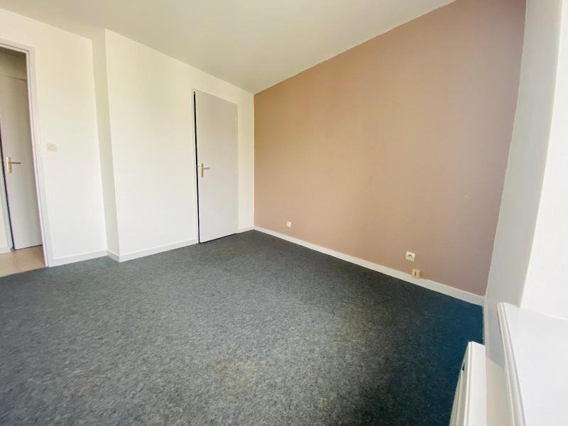 APPARTEMENT T2 A LOUER - ST PRIEST EN JAREZ - 47 m2 - 446 &euro; charges comprises par mois
