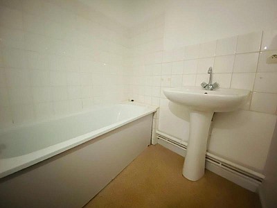 APPARTEMENT T2 A LOUER - ST PRIEST EN JAREZ - 47 m2 - 446 € charges comprises par mois