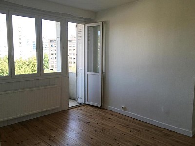 APPARTEMENT T2 A VENDRE - ST ETIENNE - 41.76 m2 - 50 000 €