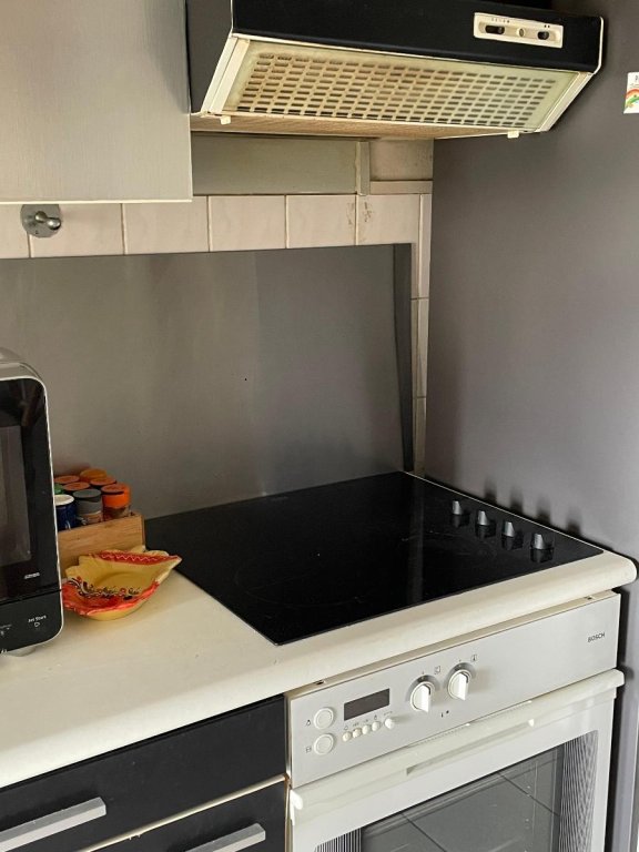 APPARTEMENT T3 A LOUER - L ETRAT - 92.18 m2 - 895 &euro; charges comprises par mois