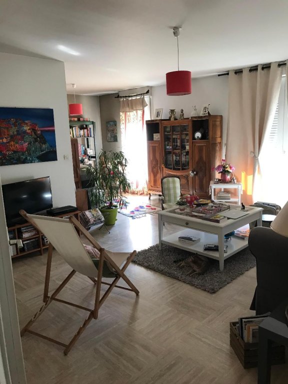 APPARTEMENT T3 A LOUER - L ETRAT - 92.18 m2 - 895 &euro; charges comprises par mois