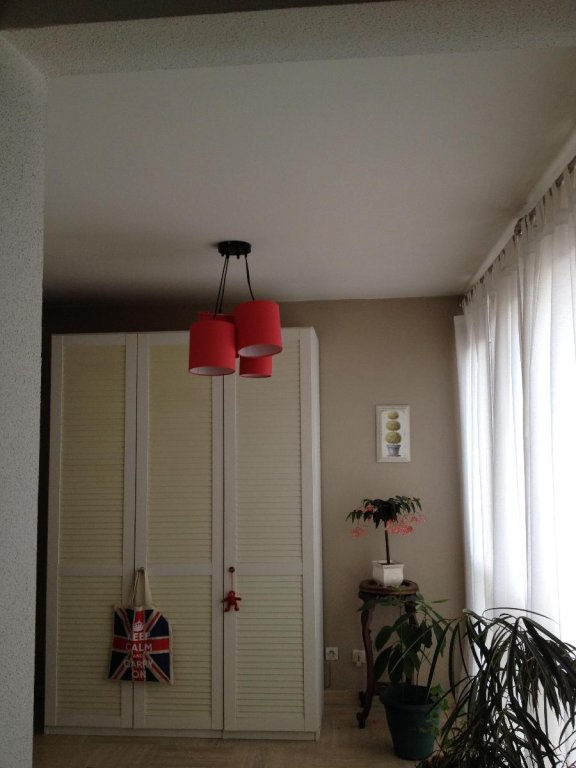APPARTEMENT T3 A LOUER - L ETRAT - 92.18 m2 - 895 &euro; charges comprises par mois