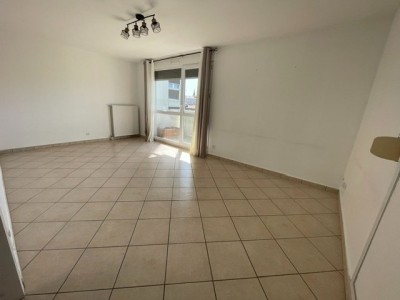 APPARTEMENT T3 A LOUER - ST ETIENNE - 80.4 m2 - 660 &euro; charges comprises par mois