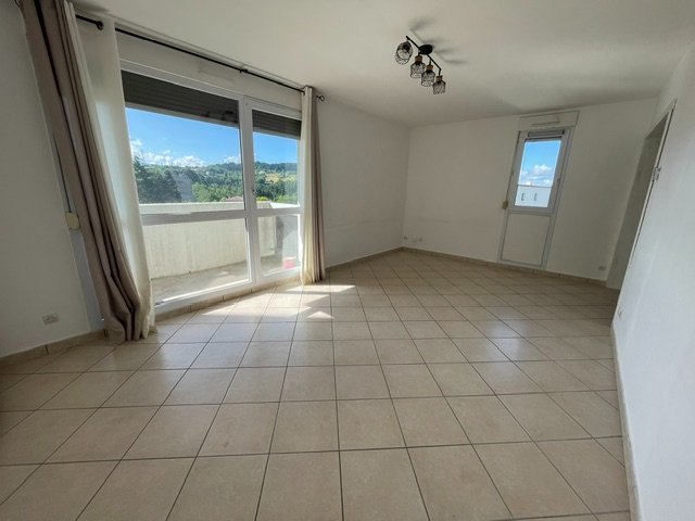 APPARTEMENT T3 A LOUER - ST ETIENNE - 80.4 m2 - 660 &euro; charges comprises par mois