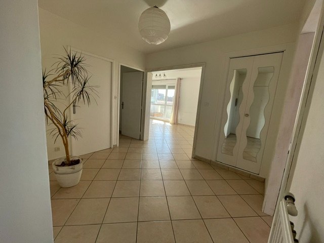 APPARTEMENT T3 A LOUER - ST ETIENNE - 80.4 m2 - 660 &euro; charges comprises par mois