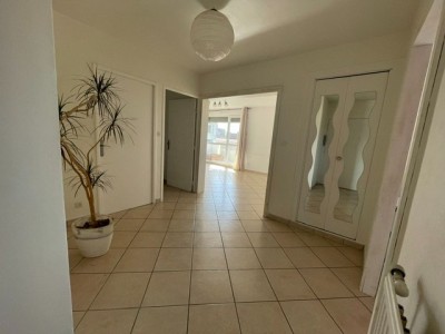 APPARTEMENT T3 A LOUER - ST ETIENNE - 80.4 m2 - 660 &euro; charges comprises par mois