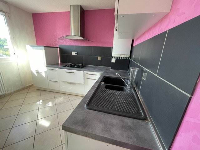 APPARTEMENT T3 A LOUER - ST ETIENNE - 80.4 m2 - 660 &euro; charges comprises par mois