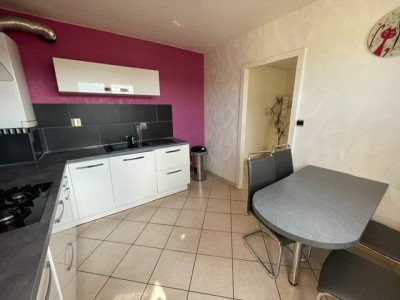 APPARTEMENT T3 A LOUER - ST ETIENNE - 80.4 m2 - 660 &euro; charges comprises par mois