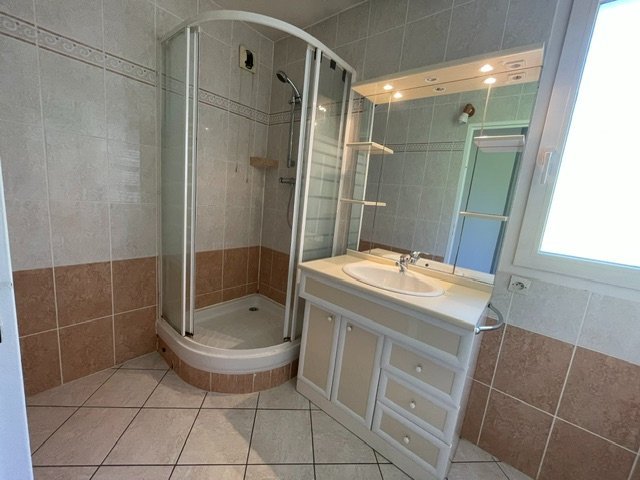APPARTEMENT T3 A LOUER - ST ETIENNE - 80.4 m2 - 660 &euro; charges comprises par mois