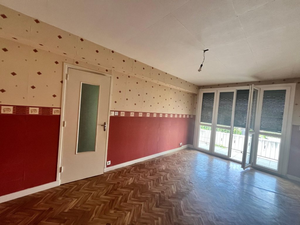 APPARTEMENT T3 A LOUER - ST ETIENNE - 59.53 m2 - 600 &euro; charges comprises par mois