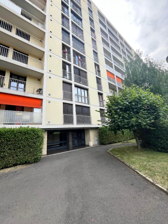 APPARTEMENT T3 A LOUER - ST ETIENNE - 59.53 m2 - 600 &euro; charges comprises par mois
