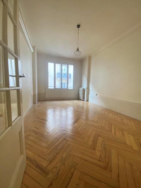 APPARTEMENT T3 A LOUER - ST ETIENNE - 92.11 m2 - 798 &euro; charges comprises par mois
