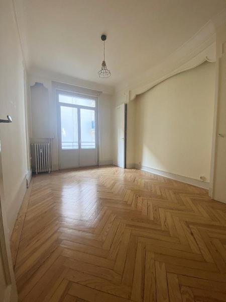 APPARTEMENT T3 A LOUER - ST ETIENNE - 92.11 m2 - 798 &euro; charges comprises par mois