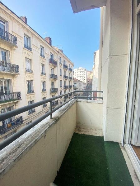 APPARTEMENT T3 A LOUER - ST ETIENNE - 92.11 m2 - 798 &euro; charges comprises par mois