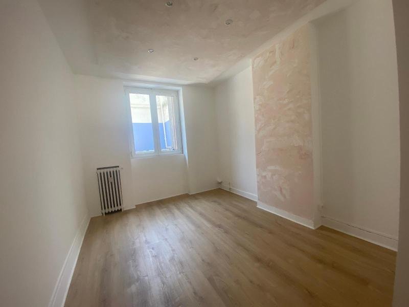 APPARTEMENT T3 A LOUER - ST ETIENNE - 58.82 m2 - 639 &euro; charges comprises par mois
