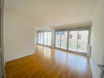 APPARTEMENT T3 A LOUER - ST ETIENNE - 79.37 m2 - 690 &euro; charges comprises par mois