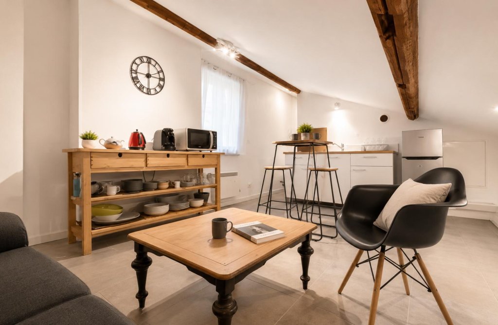 APPARTEMENT T3 A LOUER - ST ETIENNE - 595 &euro; charges comprises par mois