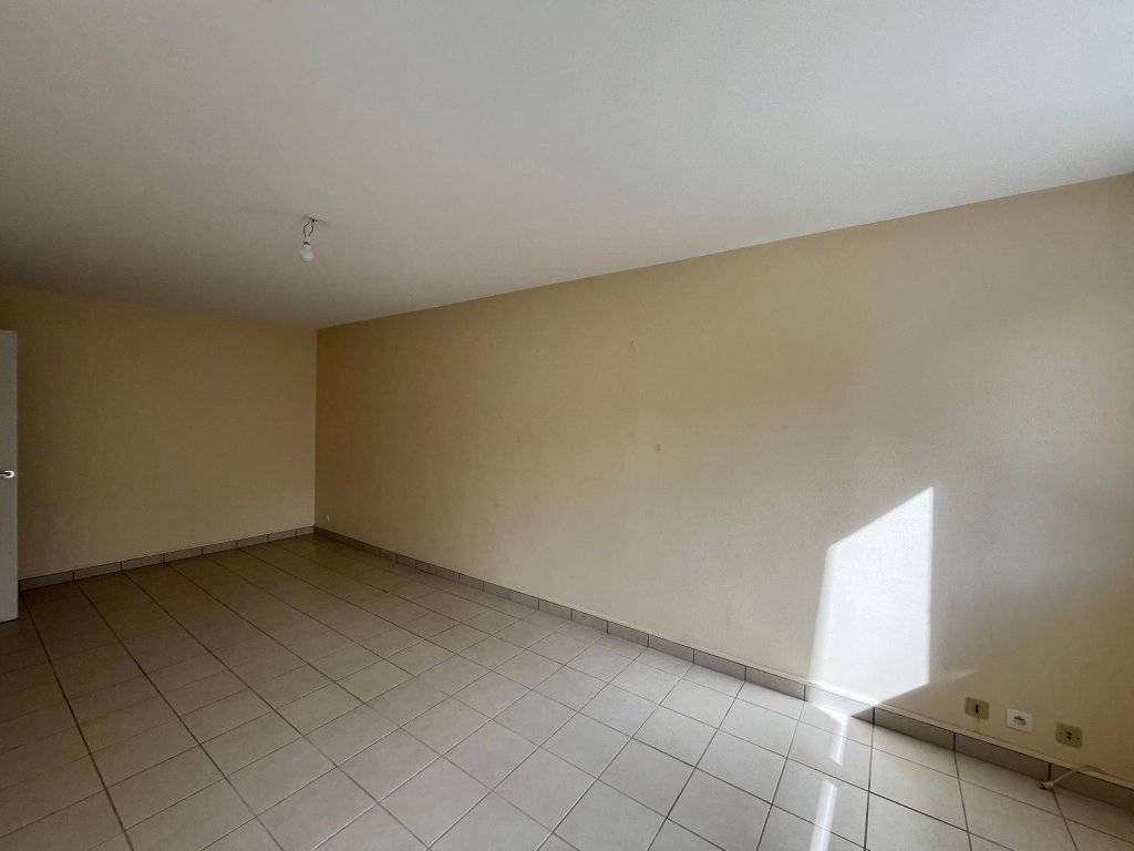 APPARTEMENT T3 A LOUER - ST ETIENNE - 75.97 m2 - 787 &euro; charges comprises par mois