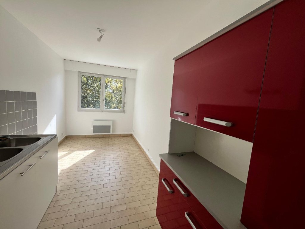 APPARTEMENT T3 A LOUER - ST ETIENNE - 75.97 m2 - 787 &euro; charges comprises par mois