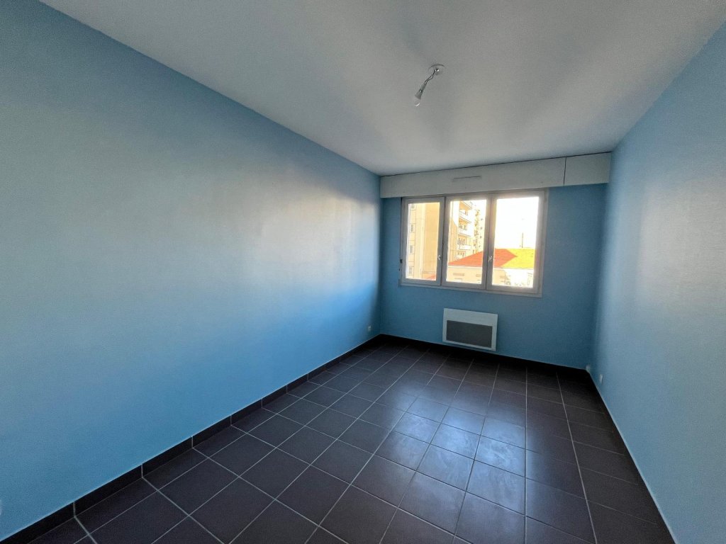 APPARTEMENT T3 A LOUER - ST ETIENNE - 75.97 m2 - 787 &euro; charges comprises par mois