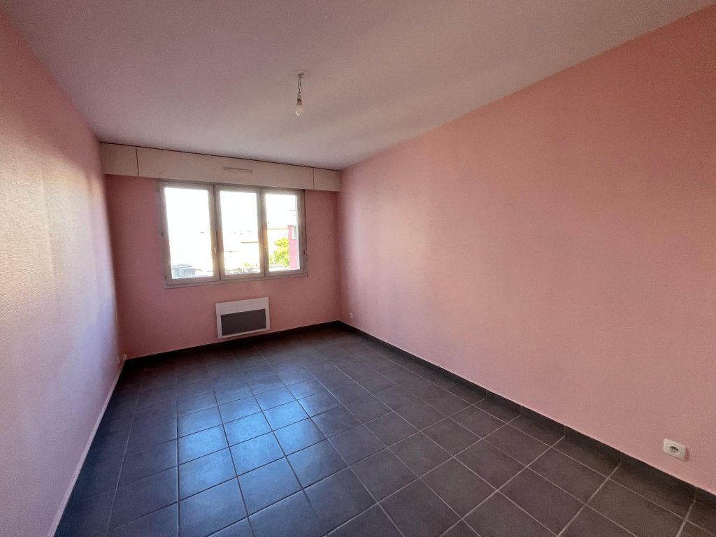 APPARTEMENT T3 A LOUER - ST ETIENNE - 75.97 m2 - 787 &euro; charges comprises par mois