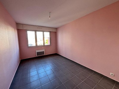 APPARTEMENT T3 A LOUER - ST ETIENNE - 75.97 m2 - 787 € charges comprises par mois